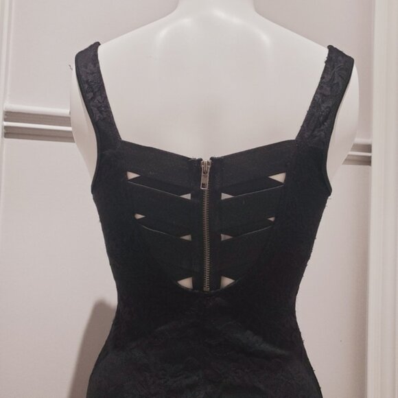 Material Girl Strappy Cross-over Back Lace Floral Black Dress- Small - Picture 7 of 10